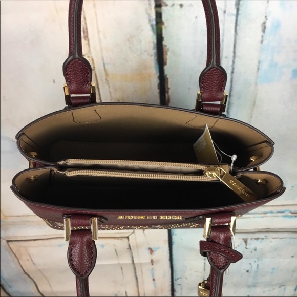 Michael Kors Adele Messenger - Picture 6 of 6